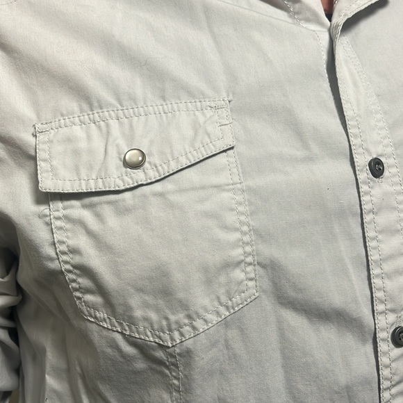 Long sleeve full button collared shirt - Picture 2 of 7